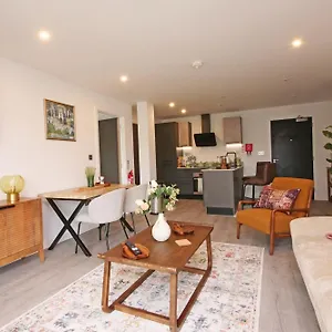 41 With Free Secure Parking , York United Kingdom